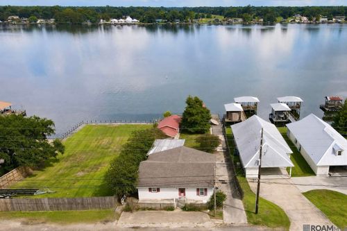 9554 False River Dr, New Roads, LA, 70760 | Card Image