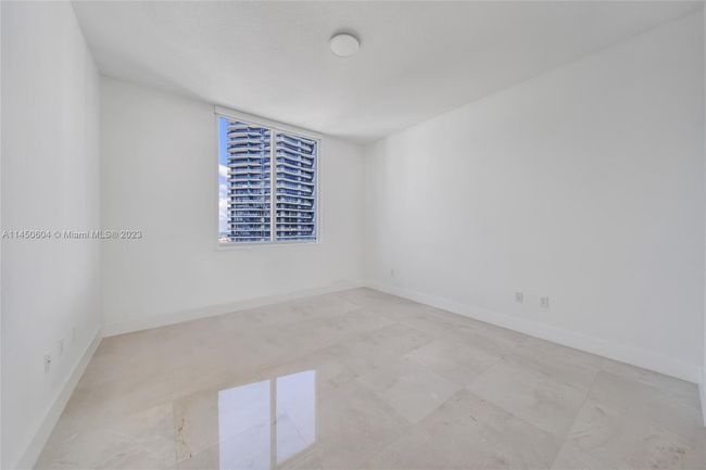 APT-4307 - 1060 Brickell Ave, Condo with 3 bedrooms, 3 bathrooms and null parking in Miami FL | Image 28