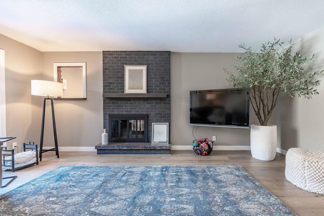 living room | Image 8