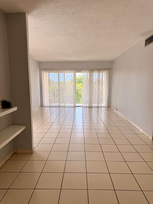 412-8775 Park Boulevard, Miami, FL, 33172 | Card Image