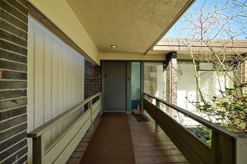 90 Woodland Rd, Shadyside, PA, 15232-2814 | Card Image