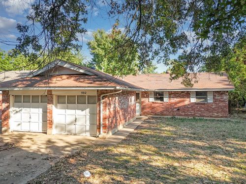 992 Barkley Cir, Norman, OK, 73071-4405 | Card Image