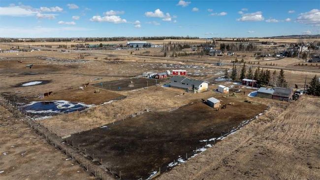 243201 Range Road 33, House other with 3 bedrooms, 2 bathrooms and null parking in Rural Rocky View County AB | Image 6