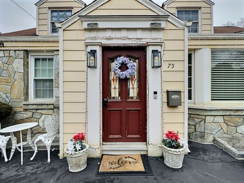 75 Courtland Hill Street, Stamford, CT, 06906 | Card Image