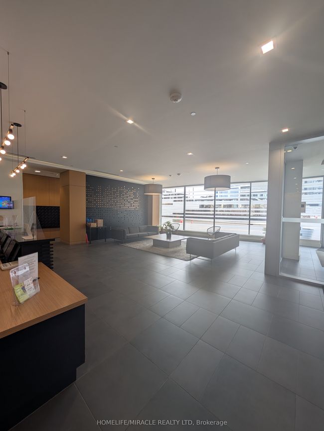 1611 - 2520 Eglinton Ave W, Condo with 3 bedrooms, 2 bathrooms and 1 parking in Mississauga ON | Image 21