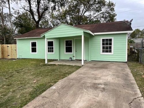 7338 Guadalcanal Rd, Houston, TX, 77033-3439 | Card Image