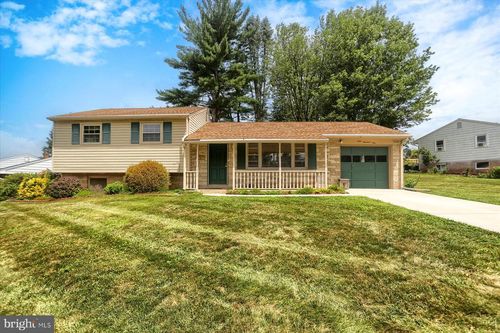 901 W Foxcroft Dr, Camp Hill, PA, 17011-1844 | Card Image