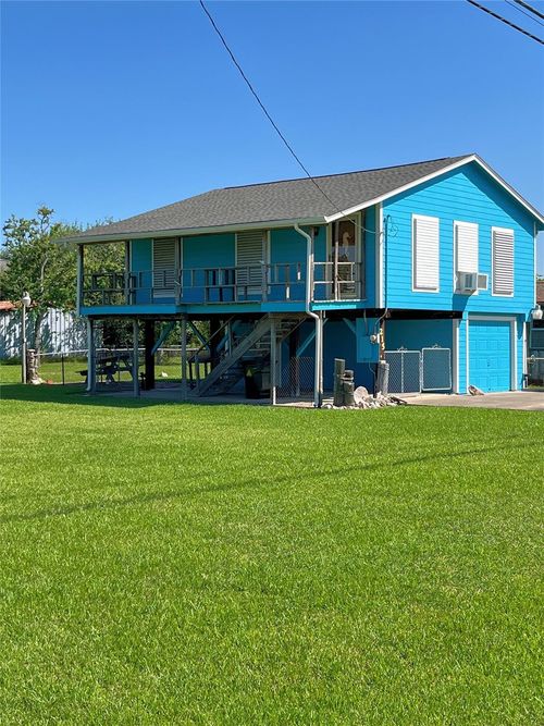215 12th St, Dickinson, TX, 77539-2838 | Card Image
