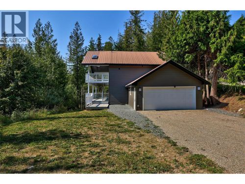 2725 Vickers Trail, Anglemont, BC, V0E1M8 | Card Image