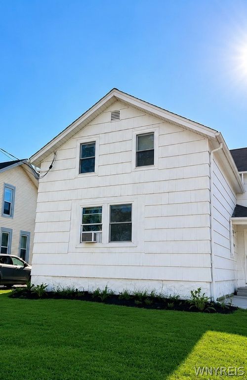 271 Church St, Lockport, NY, 14094-2247 | Card Image