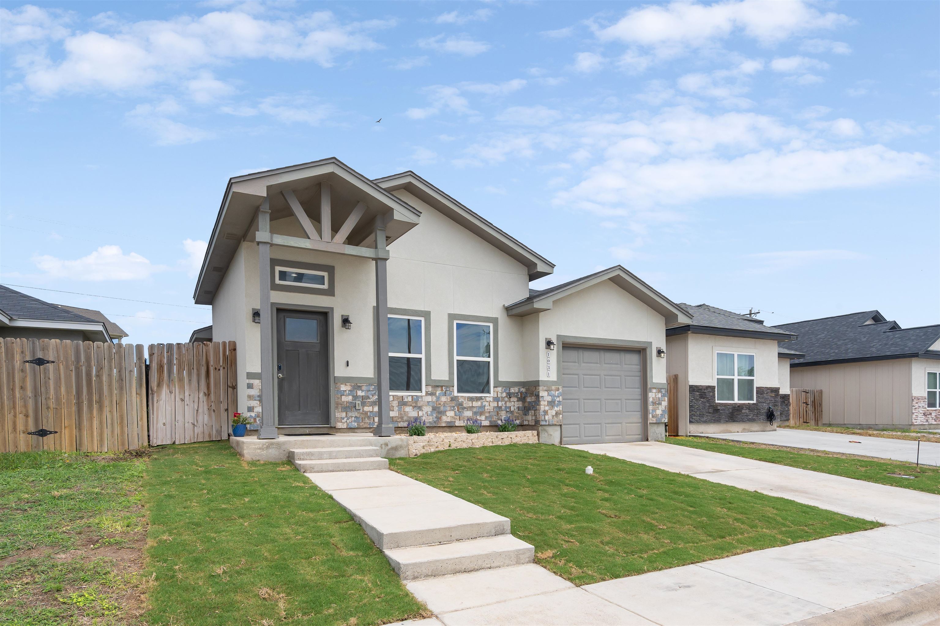 Residential in Del Rio 3