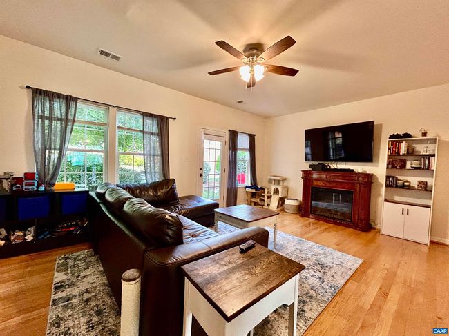 76 Villa Cir, House attached with 3 bedrooms, 3 bathrooms and null parking in PALMYRA VA | Image 4