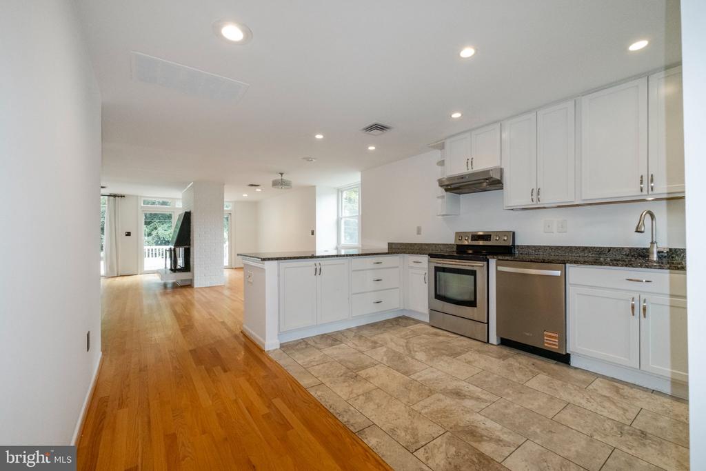 Residential Lease in LUTHERVILLE TIMONIUM 3
