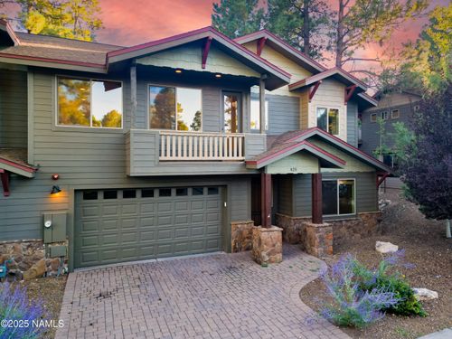 425 E Woodland Dr, Flagstaff, AZ, 86001-6795 | Card Image