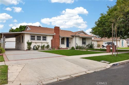 10343 Memory Park Ave, San Fernando, CA, 91345-2516 | Card Image