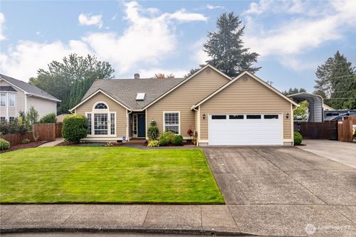 8413 Ne 65th Cir, Vancouver, WA, 98662-4383 | Card Image