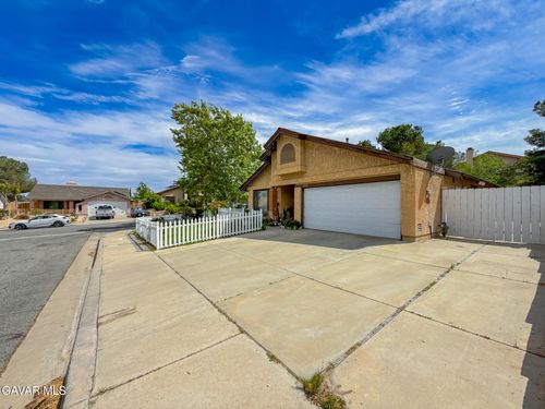 2528 Poker Plant Ct, Palmdale, CA, 93550 | Card Image