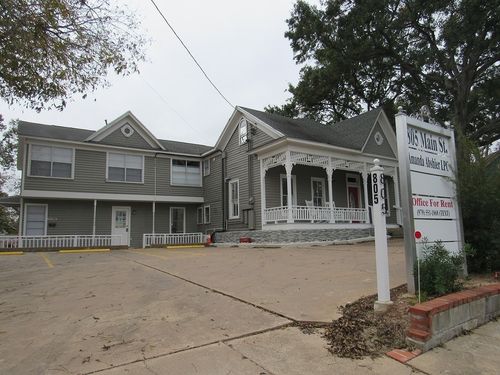 805 W Main St, Brenham, TX, 77833-3550 | Card Image