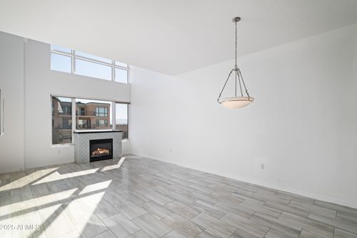 619-17 W Vernon Ave, Phoenix, AZ, 85003-1076 | Card Image