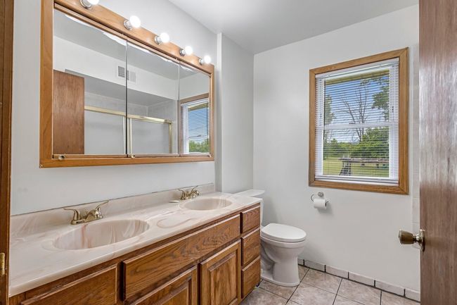 9335 W County Line Rd, House other with 5 bedrooms, 3 bathrooms and null parking in Milwaukee WI | Image 16
