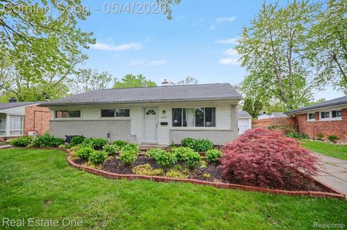 247 Kenyon Dr, Troy, MI, 48083-1048 | Card Image