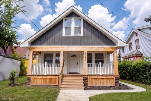 3282 W 38th St, Cleveland, OH, 44109-1375 | Card Image