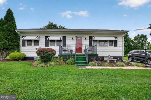 9005 Charles Town Road, CHARLES TOWN, WV, 25414 | Card Image