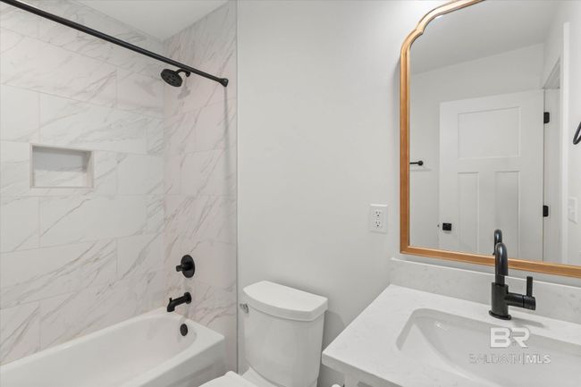 Bathroom | Image 26