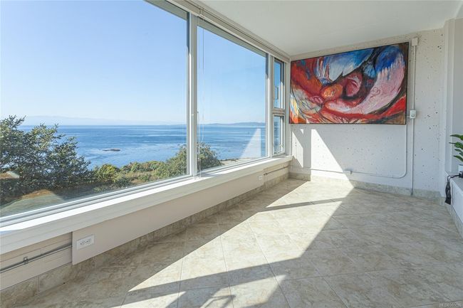 403 - 670 Dallas Rd, Condo with 3 bedrooms, 2 bathrooms and 1 parking in Victoria BC | Image 10