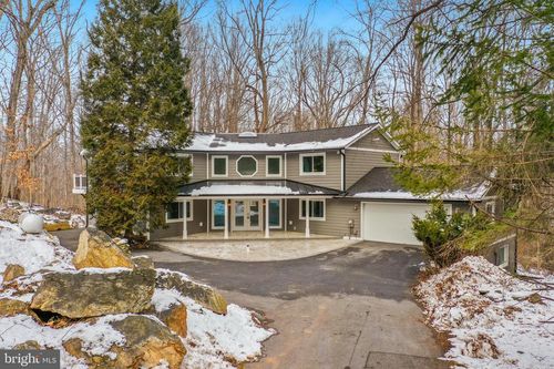 17 Rocky Glen Ct, BROOKEVILLE, MD, 20833-1938 | Card Image