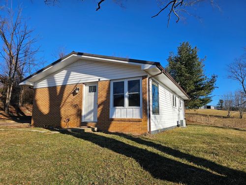 81 Trading Post Rd, Galax, VA, 24333-5020 | Card Image