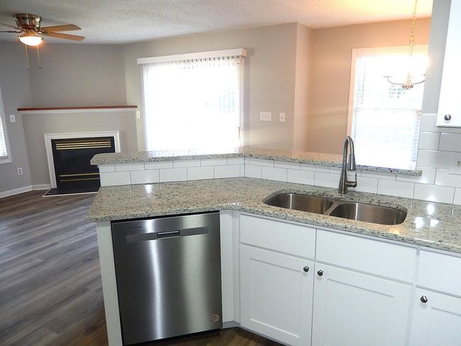 Photo #8 | Image 8