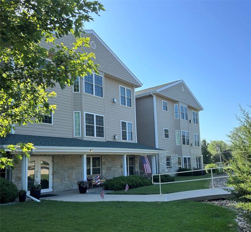 u203-711 16th Ave, Grinnell, IA, 50112-1169 | Card Image