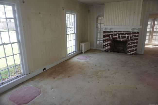 1057 Briarwood Ave, House other with 4 bedrooms, 1 bathrooms and 4 parking in Bridgeport CT | Image 14