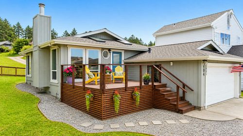104 Sea View Rd, Whitethorn, CA, 95589-9204 | Card Image
