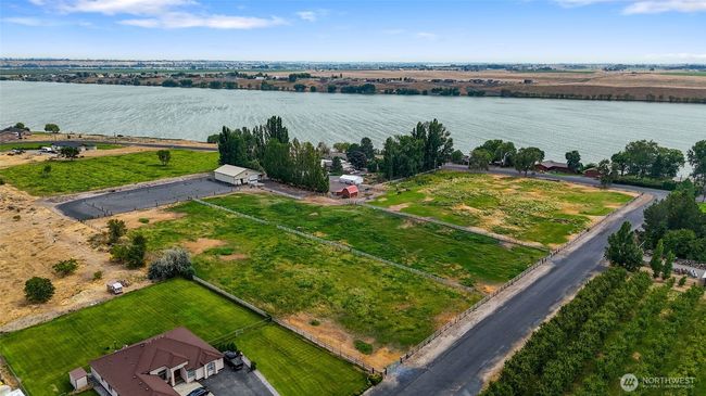 Great view to see where you could separate the land to sell. | Image 39