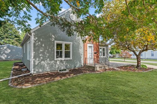 601 W Main St, Clinton, IL, 61727-1621 | Card Image