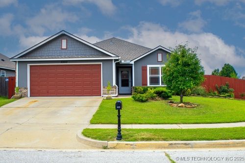 10410 S James St, Jenks, OK, 74037-1741 | Card Image