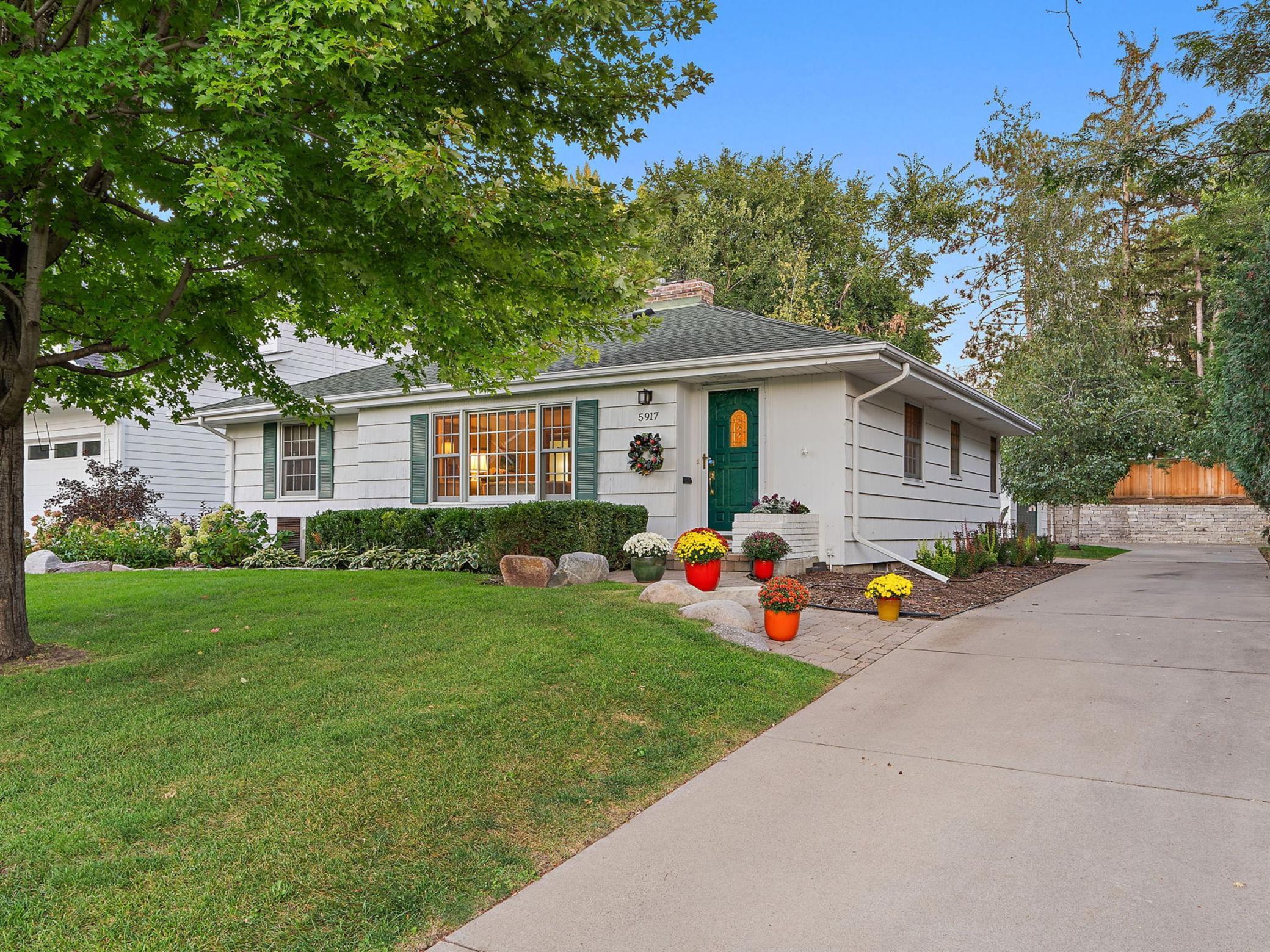 Chowen Ave, Edina, MN 55410