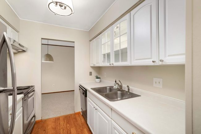 APT-306 - 2210 Midland Grove Rd, Condo with 1 bedrooms, 1 bathrooms and null parking in Roseville MN | Image 4