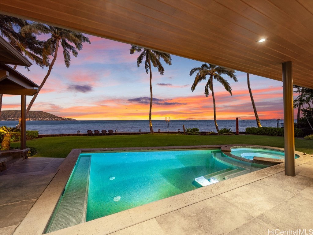 Niuiki Cir, Honolulu, HI 96821 #1