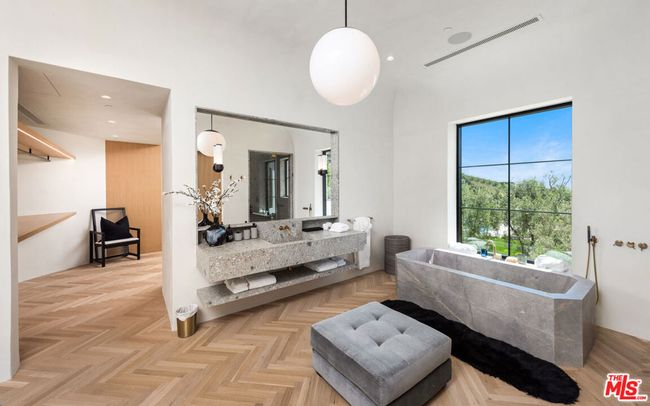 9904 Kip Dr, House other with 10 bedrooms, 22 bathrooms and null parking in Beverly Hills CA | Image 17