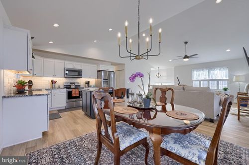 2521 Edgewood Ln, YORK, PA, 17403-9538 | Card Image