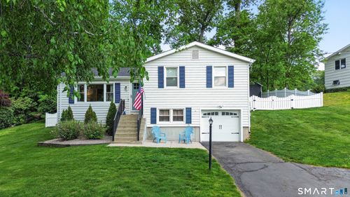 15 Riverside Dr, Branford, CT, 06405-3922 | Card Image