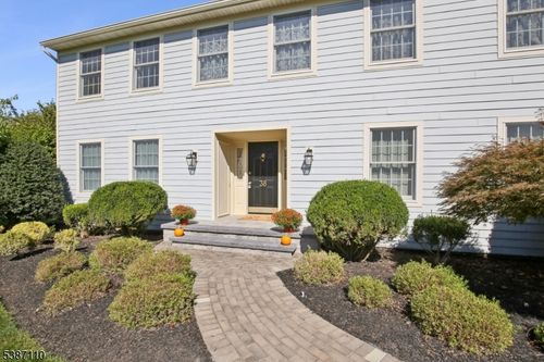 38 Van Doren Way, BELLE MEAD, NJ, 08502-5508 | Card Image