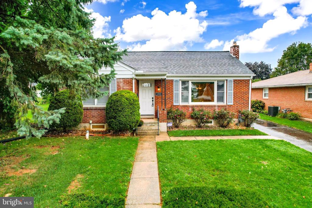 Filbert St, York, PA 17404