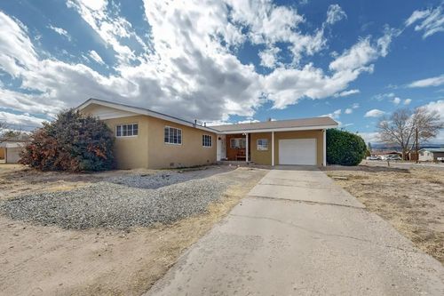 612 Valley Dr, Espanola, NM, 87532-9651 | Card Image