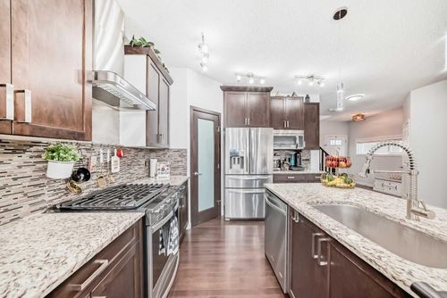 165 Hillcrest Drive Sw, Airdrie, AB, T4B0Y8 | Card Image