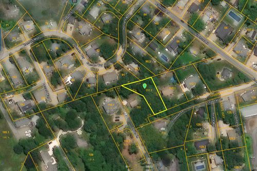 15 Chapman Ln, Edgartown, MA, 02539-7436 | Card Image
