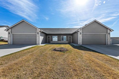 5200/5202 Honey Locust Cir, Bel Aire, KS, 67226 | Card Image